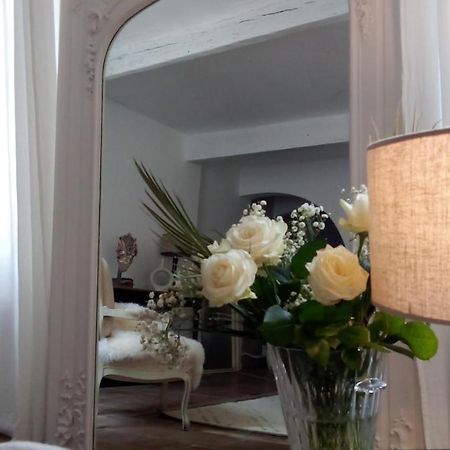 La Maison Perchee Aigues-Mortes Bagian luar foto